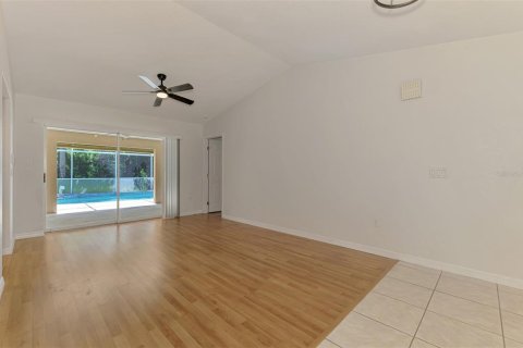 House in Port Charlotte, Florida 3 bedrooms, 176.79 sq.m. № 1799780 - photo 16