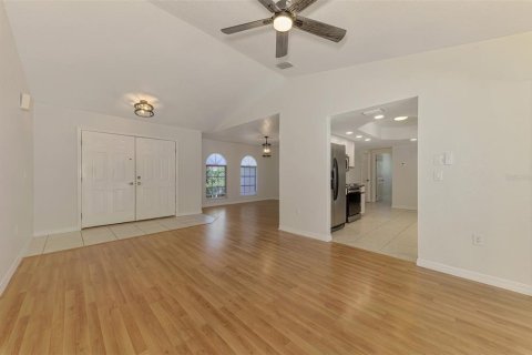 House in Port Charlotte, Florida 3 bedrooms, 176.79 sq.m. № 1799780 - photo 10