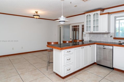 Villa ou maison à louer à Miami, Floride: 3 chambres, 146.23 m2 № 1920457 - photo 15