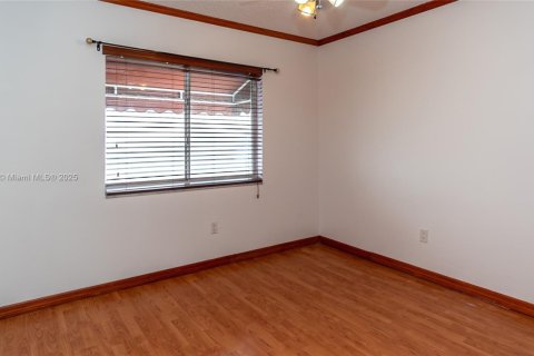 Villa ou maison à louer à Miami, Floride: 3 chambres, 146.23 m2 № 1920457 - photo 11