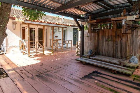 Villa ou maison à louer à Miami, Floride: 3 chambres, 146.23 m2 № 1920457 - photo 28