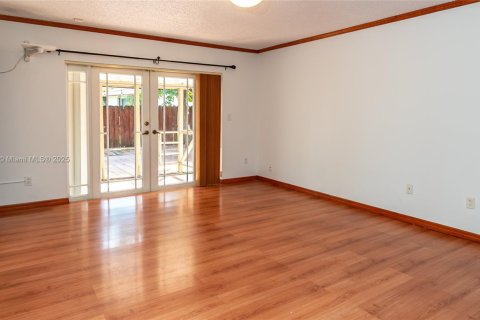 Villa ou maison à louer à Miami, Floride: 3 chambres, 146.23 m2 № 1920457 - photo 22