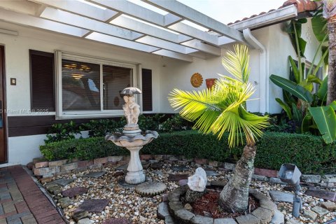 Villa ou maison à louer à Miami, Floride: 3 chambres, 146.23 m2 № 1920457 - photo 2