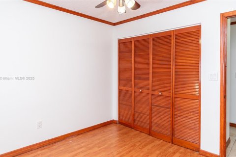 Villa ou maison à louer à Miami, Floride: 3 chambres, 146.23 m2 № 1920457 - photo 10