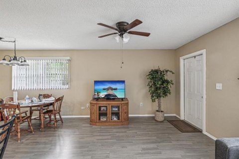 Condominio en venta en New Port Richey, Florida, 1 dormitorio, 72.37 m2 № 1086562 - foto 6