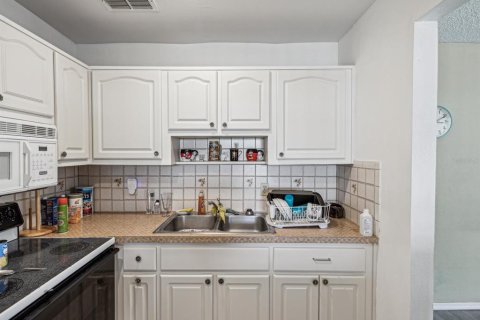 Condominio en venta en New Port Richey, Florida, 1 dormitorio, 72.37 m2 № 1086562 - foto 14