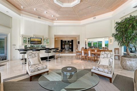 House in Longboat Key, Florida 4 bedrooms, 471.94 sq.m. № 2209105 - photo 11