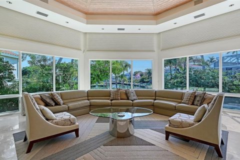 House in Longboat Key, Florida 4 bedrooms, 471.94 sq.m. № 2209105 - photo 10