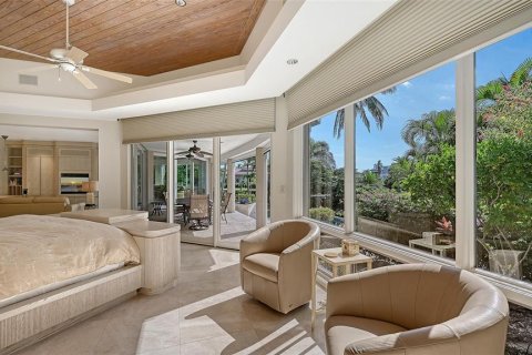 House in Longboat Key, Florida 4 bedrooms, 471.94 sq.m. № 2209105 - photo 22