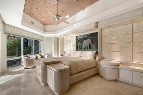 House in Longboat Key, Florida 4 bedrooms, 471.94 sq.m. № 2209105 - photo 21
