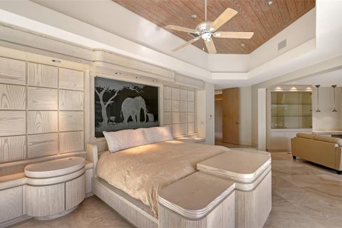 House in Longboat Key, Florida 4 bedrooms, 471.94 sq.m. № 2209105 - photo 23