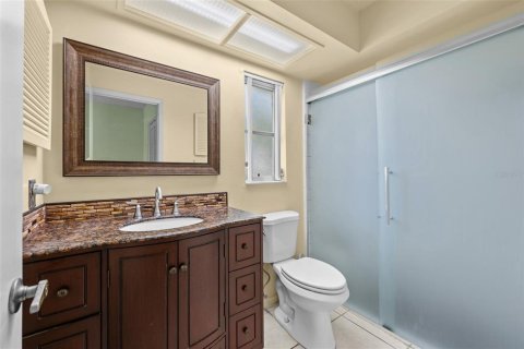 House in Port Richey, Florida 2 bedrooms, 136.57 sq.m. № 2330331 - photo 9