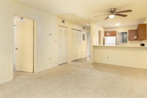 Condo in Gainesville, Florida, 2 bedrooms  № 2267226 - photo 9