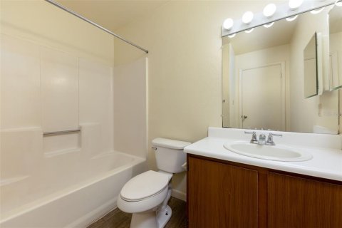 Condo in Gainesville, Florida, 2 bedrooms  № 2267226 - photo 13