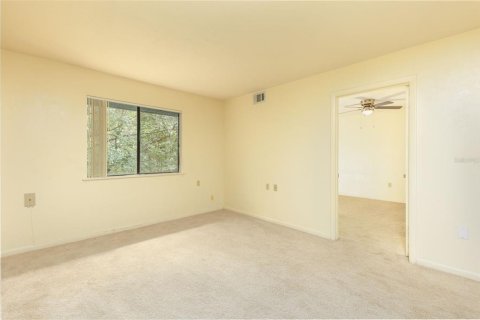 Condo in Gainesville, Florida, 2 bedrooms  № 2267226 - photo 10