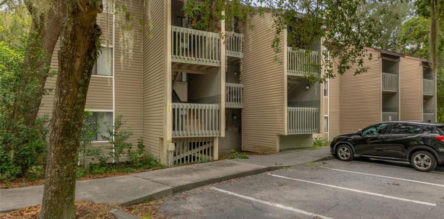 Condo in Gainesville, Florida, 2 bedrooms  № 2267226