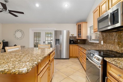 House in Apollo Beach, Florida 4 bedrooms, 151.99 sq.m. № 2391705 - photo 18