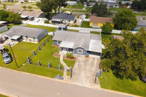 House in Apollo Beach, Florida 4 bedrooms, 151.99 sq.m. № 2391705 - photo 8