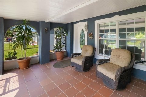 House in Apollo Beach, Florida 4 bedrooms, 151.99 sq.m. № 2391705 - photo 11