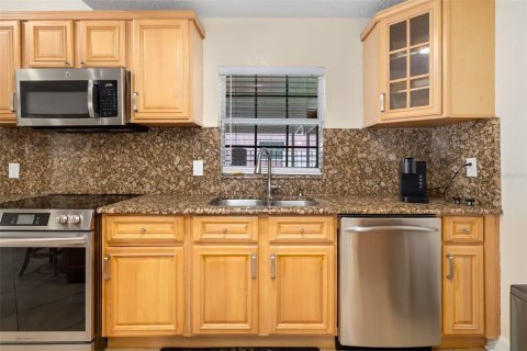 House in Apollo Beach, Florida 4 bedrooms, 151.99 sq.m. № 2391705 - photo 19