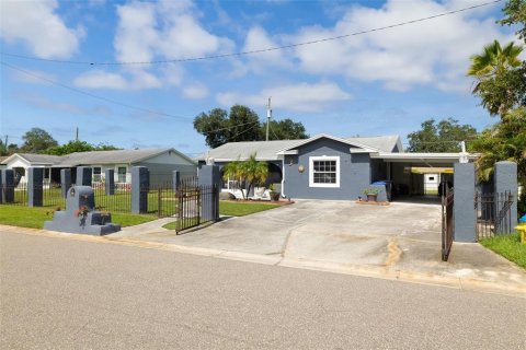 House in Apollo Beach, Florida 4 bedrooms, 151.99 sq.m. № 2391705 - photo 2