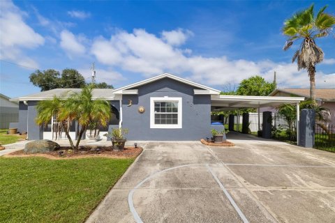 House in Apollo Beach, Florida 4 bedrooms, 151.99 sq.m. № 2391705 - photo 5