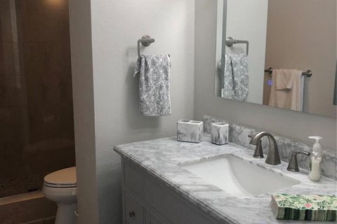 Condo in Hollywood, Florida, 2 bedrooms № 2081747 - photo 2