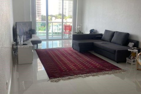 Condominio en venta en Sunny Isles Beach, Florida, 1 dormitorio, 92.9 m2 № 2034594 - foto 4