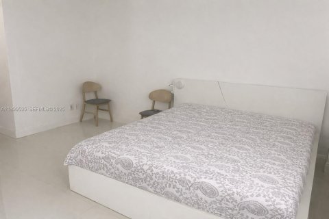 Condominio en venta en Sunny Isles Beach, Florida, 1 dormitorio, 92.9 m2 № 2034594 - foto 7