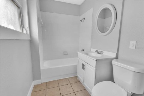 House in Tampa, Florida 3 bedrooms, 87.7 sq.m. № 1667006 - photo 15