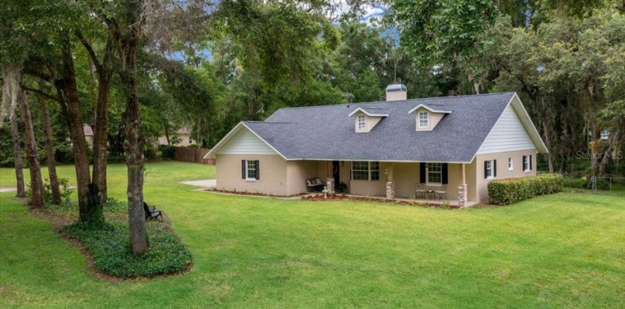 House in Ocala, Florida 3 bedrooms, 172.98 sq.m. № 1806860