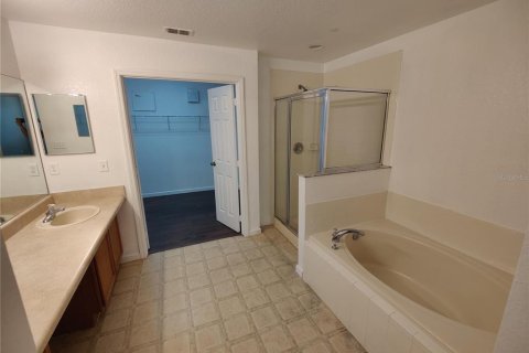 Townhouse in Kissimmee, Florida 3 bedrooms, 181.81 sq.m. № 1912339 - photo 23