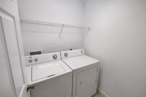 Townhouse in Kissimmee, Florida 3 bedrooms, 181.81 sq.m. № 1912339 - photo 28