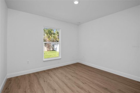 Villa ou maison à vendre à Port Charlotte, Floride: 4 chambres, 173.54 m2 № 2277600 - photo 9
