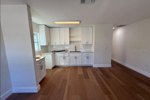Appartement à louer à Saint Petersburg, Floride: 2 chambres, 82.22 m2 № 2437228 - photo 2