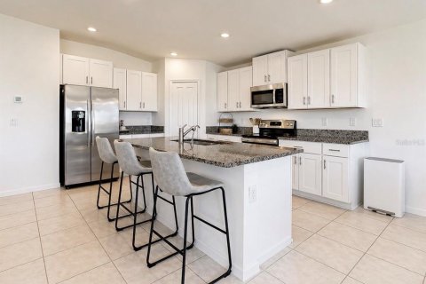 House in Riverview, Florida 4 bedrooms, 179.77 sq.m. № 2227931 - photo 14