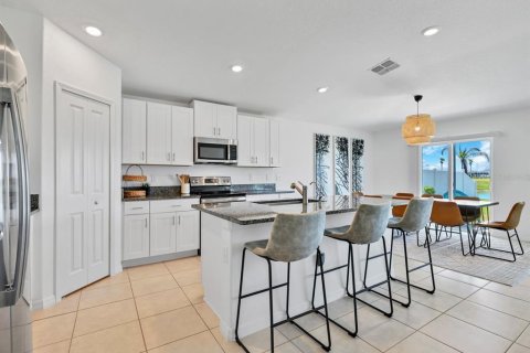 House in Riverview, Florida 4 bedrooms, 179.77 sq.m. № 2227931 - photo 9