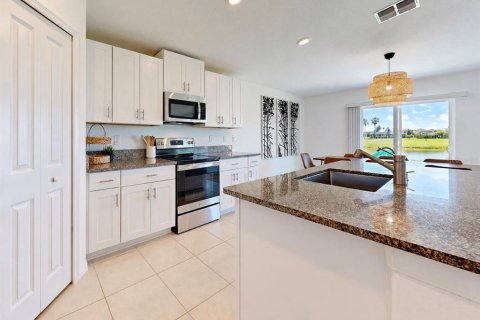 House in Riverview, Florida 4 bedrooms, 179.77 sq.m. № 2227931 - photo 15