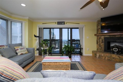 Condo in Ponce Inlet, Florida, 3 bedrooms № 2100158 - photo 6