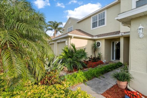Townhouse in Madeira Beach, Florida 2 bedrooms, 141.58 sq.m. № 1618498 - photo 1