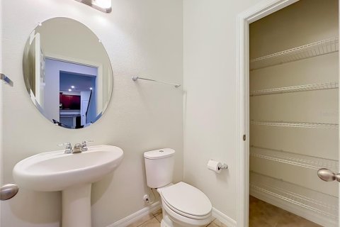 Villa ou maison à louer à Orlando, Floride: 5 chambres, 286.88 m2 № 2411515 - photo 29
