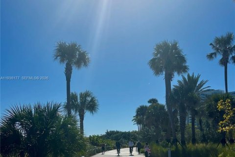 Кондоминиум с 2 спальнями в Майами-Бич, Флорида № 1995927