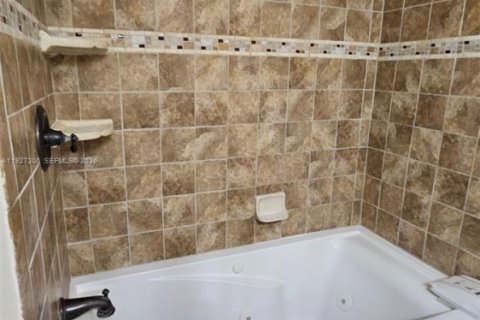 Adosado en venta en Hollywood, Florida, 4 dormitorios № 2062072 - foto 21