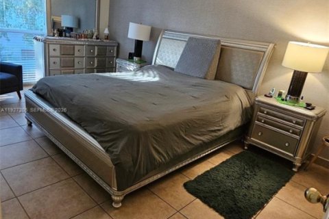 Adosado en venta en Hollywood, Florida, 4 dormitorios № 2062072 - foto 8