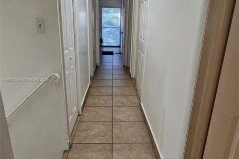 Adosado en venta en Hollywood, Florida, 4 dormitorios № 2062072 - foto 24