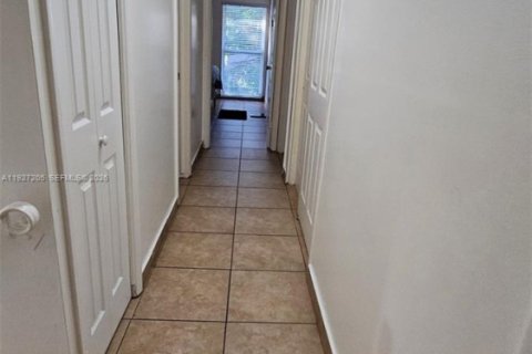 Adosado en venta en Hollywood, Florida, 4 dormitorios № 2062072 - foto 26