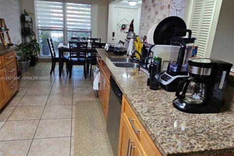 Adosado en venta en Hollywood, Florida, 4 dormitorios № 2062072 - foto 29