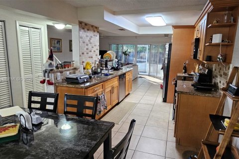 Adosado en venta en Hollywood, Florida, 4 dormitorios № 2062072 - foto 5