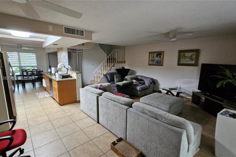 Adosado en venta en Hollywood, Florida, 4 dormitorios № 2062072 - foto 3