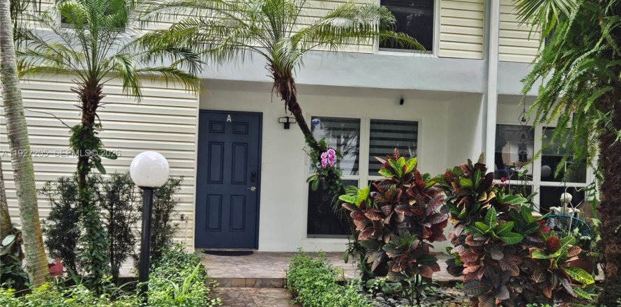 Adosado en Hollywood, Florida 4 dormitorios № 2062072